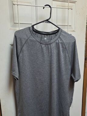 all in motion Men's Heather Gray Short-Sleeve Performance Tee